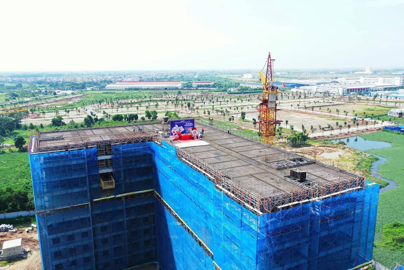 Dự án nhà ở xã hội Hòa Phát Yên Mỹ đã cất nóc